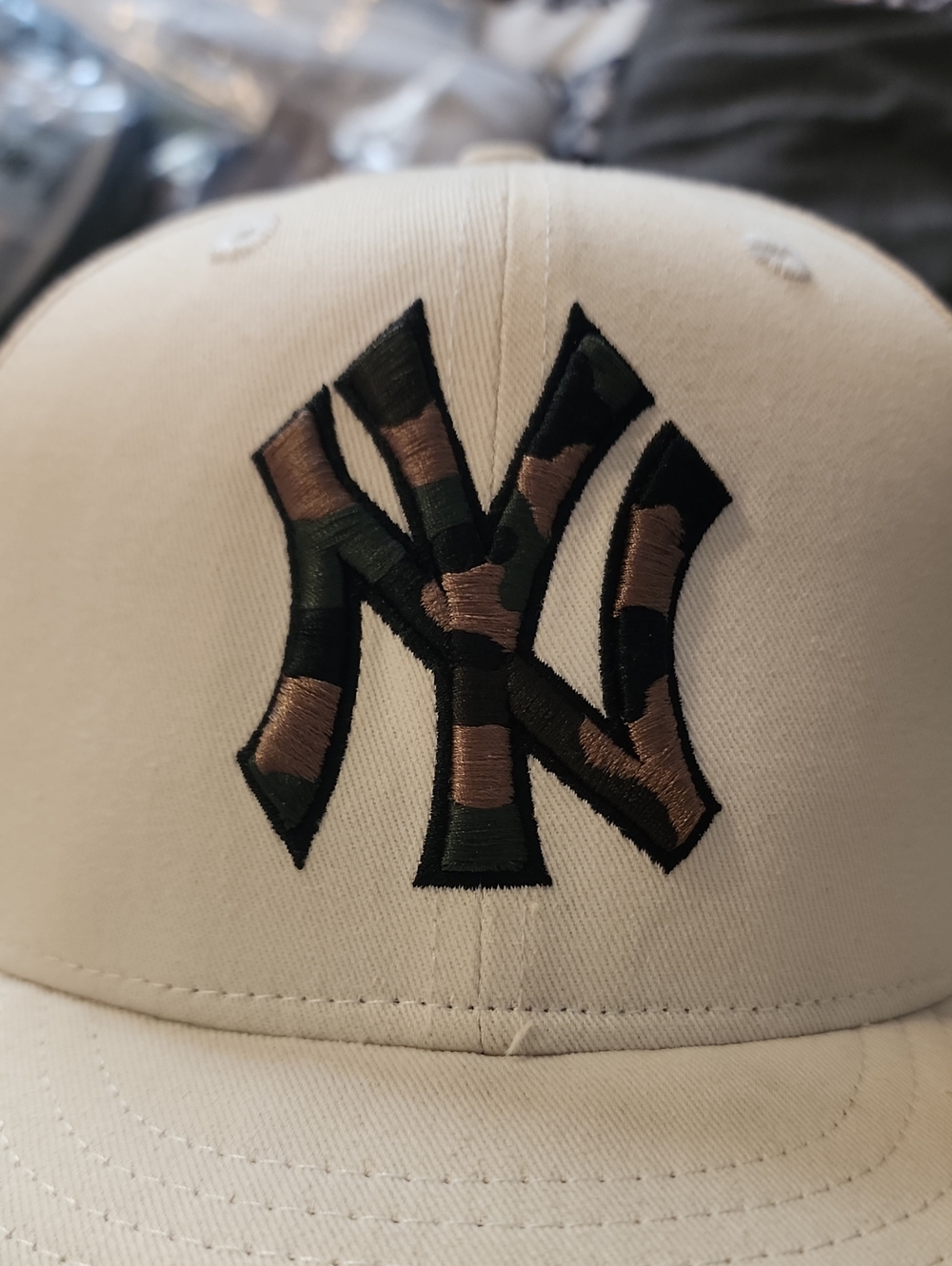 Vintage New Era Cream Camo 59FIFTY Fitted Cap 7 1/8 New York Yankees
